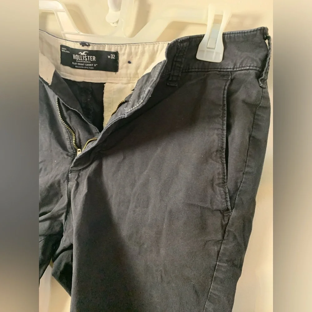 Hollister Men's 32W Dark Navy Cotton Flat-Front Chino Shorts